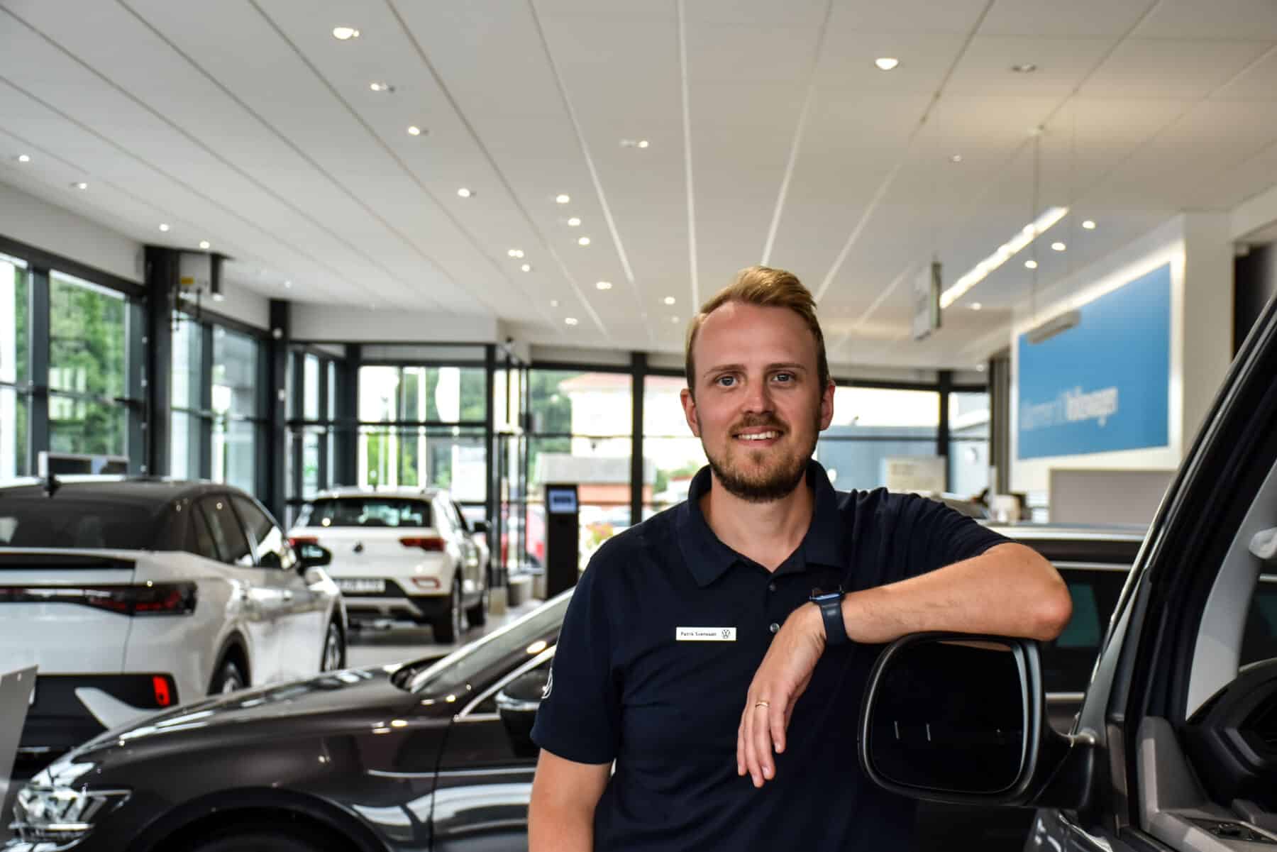 – Amaroken har varit fruktansvärt populär. Det är många som har väntat på att få byta ut sin gamla bil, säger Patrik Svensson, säljare hos Michelsens Bil i Ystad.